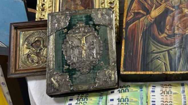 σύλληψη-τσαγκαράκη-στο-μικροσκόπιο-τ-564138781