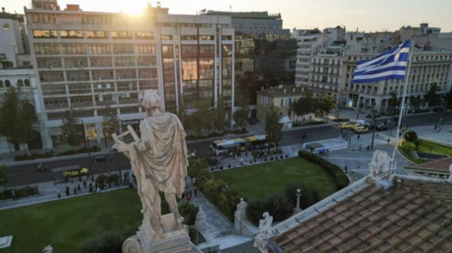 δντ-ανάπτυξη-στο-18-και-αυξανόμενοι-εξω-564142009