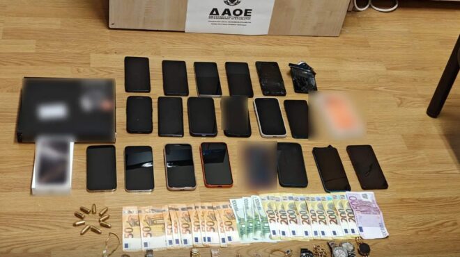 πώς-δρούσε-το-τηλεφωνικό-κέντρο-απατε-564109162