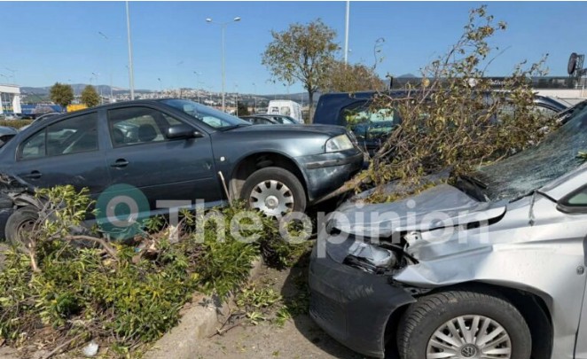 Θεσσαλονίκη: Οδηγός χτύπησε 9 αυτοκίνητα σε πάρκινγκ-2