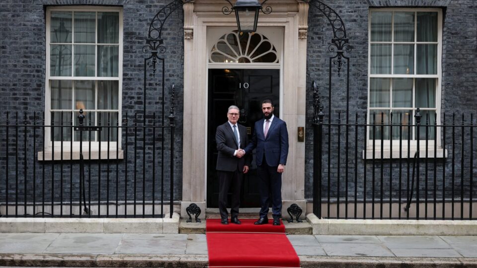 Λονδίνο: Επίσκεψη του Σύρου ηγέτη Αλ Σάρα στην Ντάουνινγκ Στριτ-1