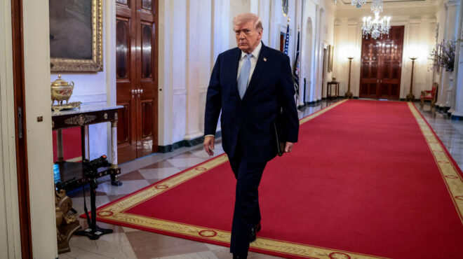 ο-τραμπ-προτίμησε-την-επιστολική-ψήφο-564142153