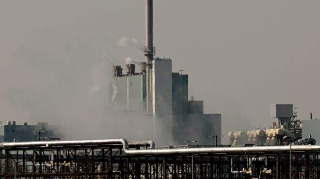 σε-μείωση-του-φπα-στα-καύσιμα-από-21-σε-10-πρ-564137011