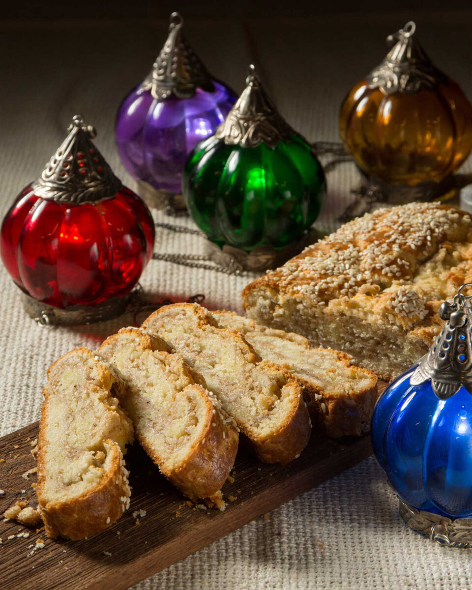 Δύο διαφορετικά τσουρέκια, αν βαρεθήκατε τα ίδια και τα ίδια-1