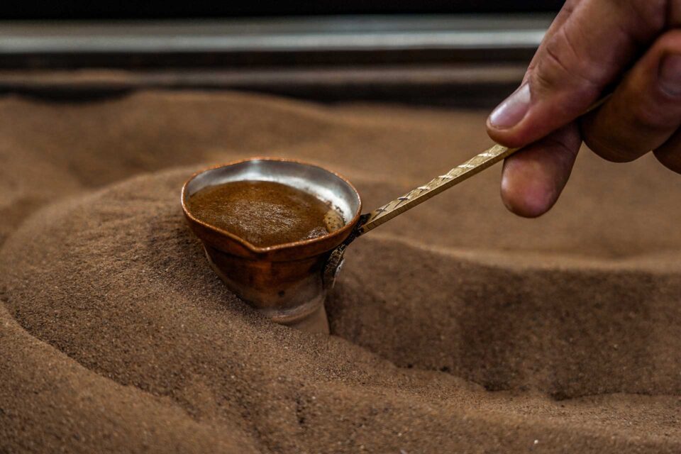 Ελληνικός στη χόβολη: το άρωμα του καφέ στην Ομόνοια-1