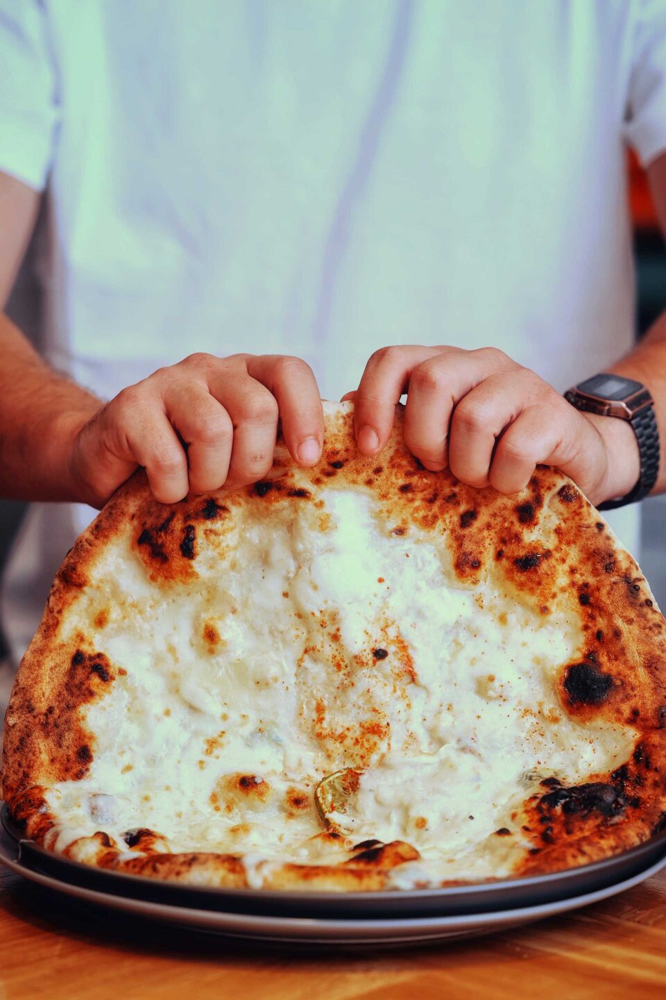 Η ναπολιτάνικη πίτσα του Σταύρου Τσάμη στη Φωκίωνος Νέγρη-3