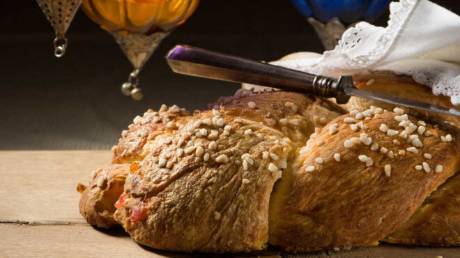 δύο-διαφορετικά-τσουρέκια-αν-βαρεθήκ-564146455