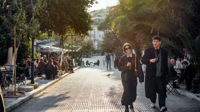 ενα-μικρό-χωριό-στο-κολωνάκι-564130189