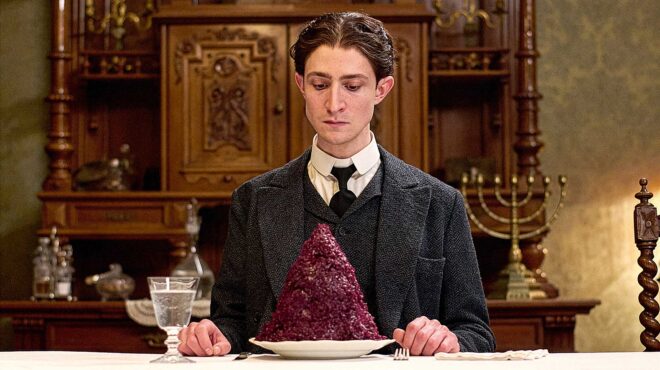 μια-κατσαρίδα-στο-τραπέζι-των-κάφκα-564136129