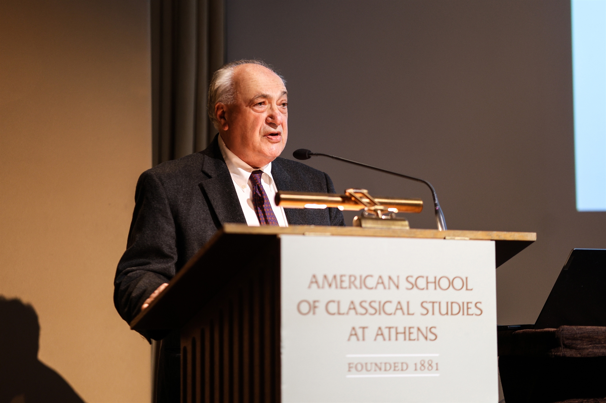 Στην καθηγήτρια Αρχαίας Ιστορίας Ιντιθ Χολ το φετινό βραβείο του International Hellenic Prize-2