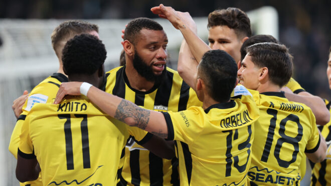 super-league-η-αεκ-νίκησε-την-αελ-και-περιμένει-τ-564114562