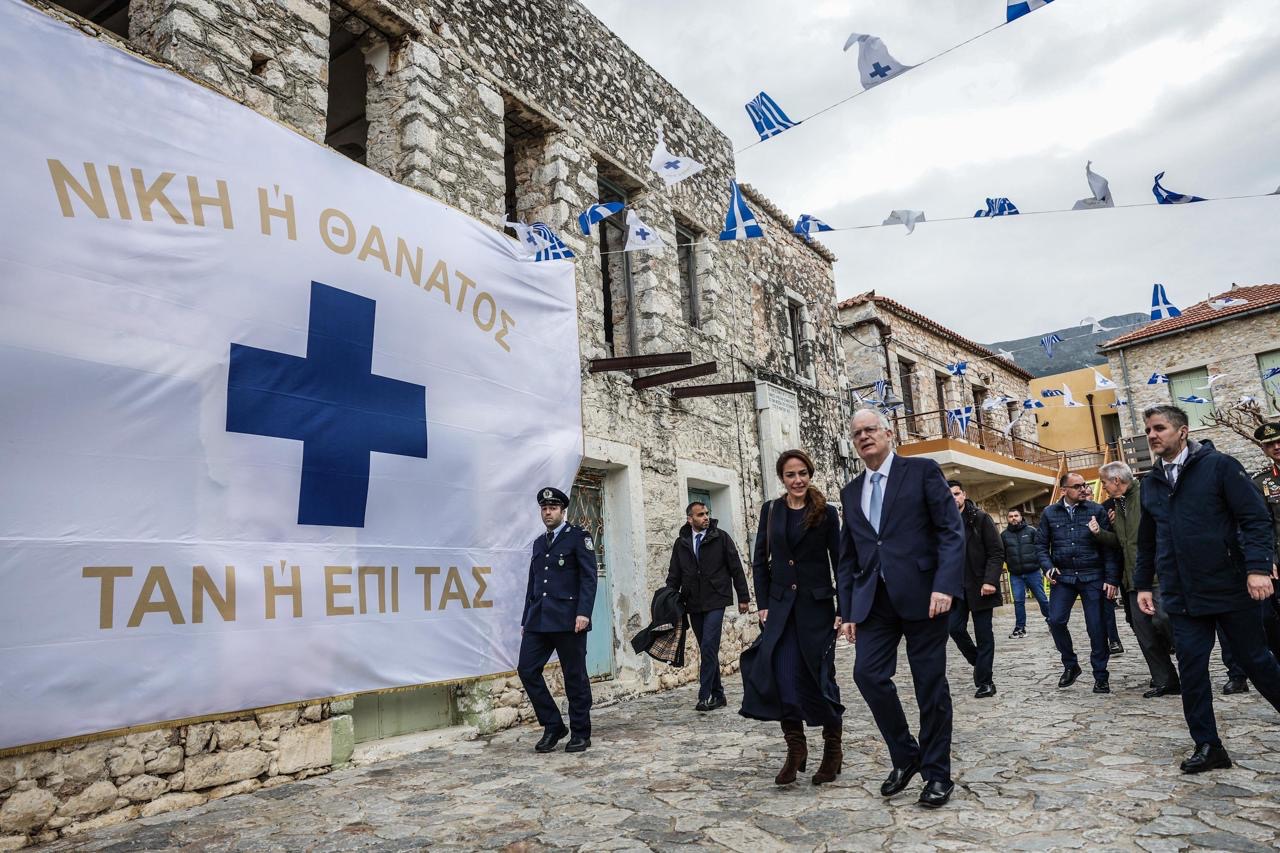 Εκεί όπου άναψε η φλόγα της Επανάστασης, 205 χρόνια μετά, στην περήφανη Αρεόπολη-1