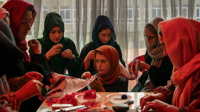 στο-αφγανιστάν-η-χαρά-των-γυναικών-είν-564119839