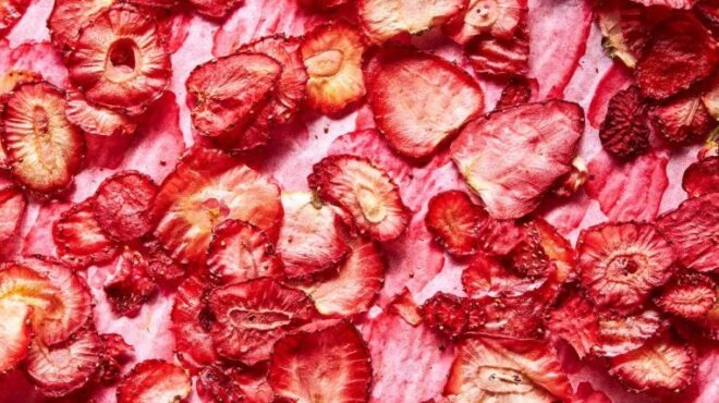 φράουλες-αποξηραμένες-564149770