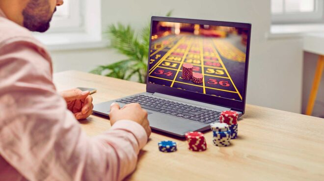 ανακατεύεται-η-τράπουλα-στα-τυχερά-564114922