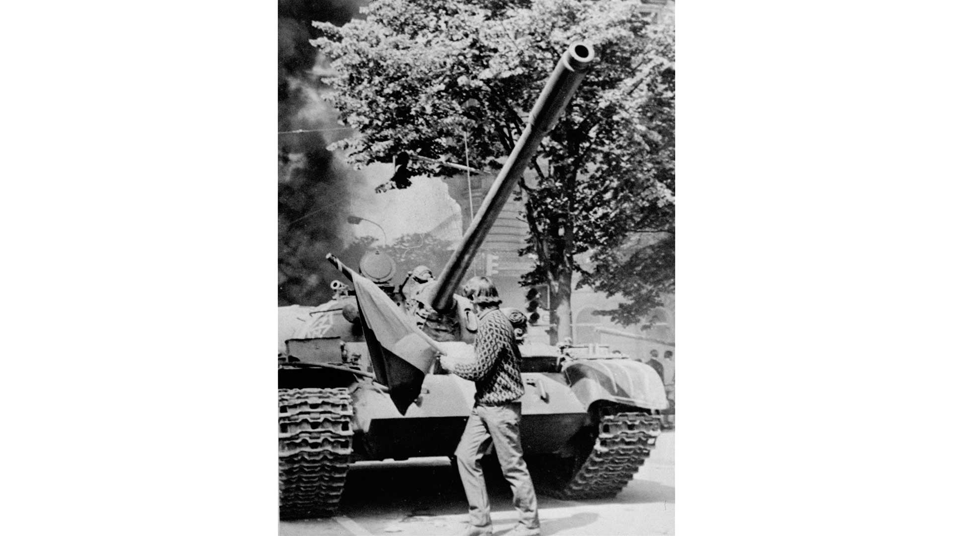 η-δύση-η-άλλη-δύση-και-ο-κούντερα-564103159