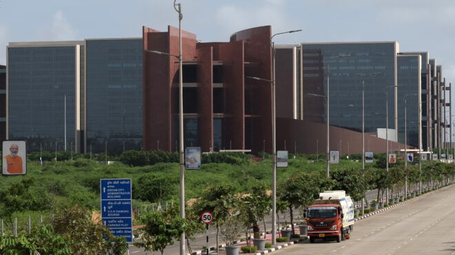 σε-κρίση-λόγω-πτώσης-των-τιμών-η-βιομηχ-564141313