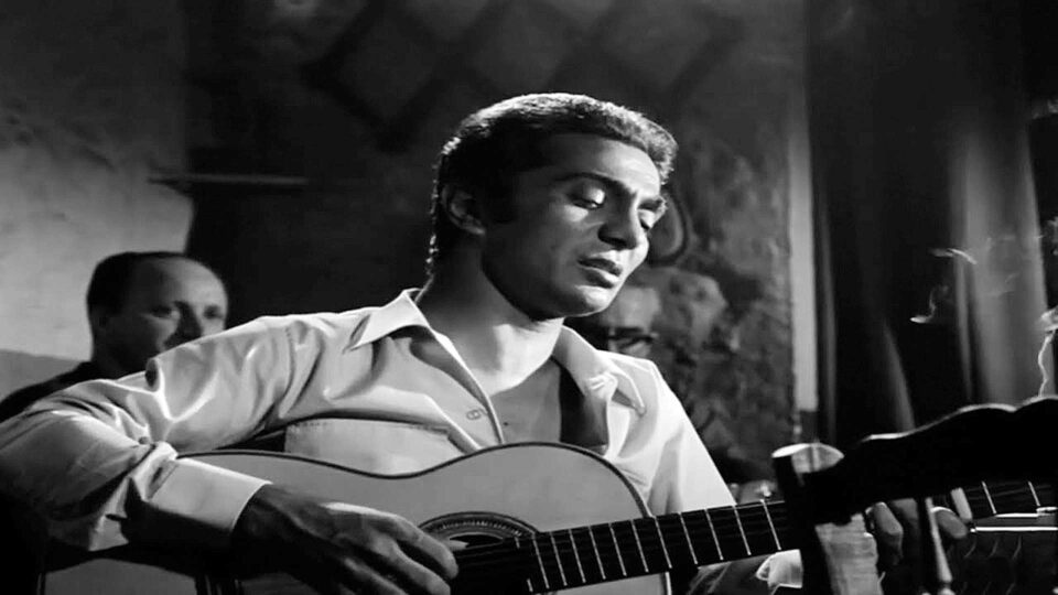 Κώστας Χατζής στο Κ: «Τόσα τραγούδια είπαμε, τι άλλαξε;»-4