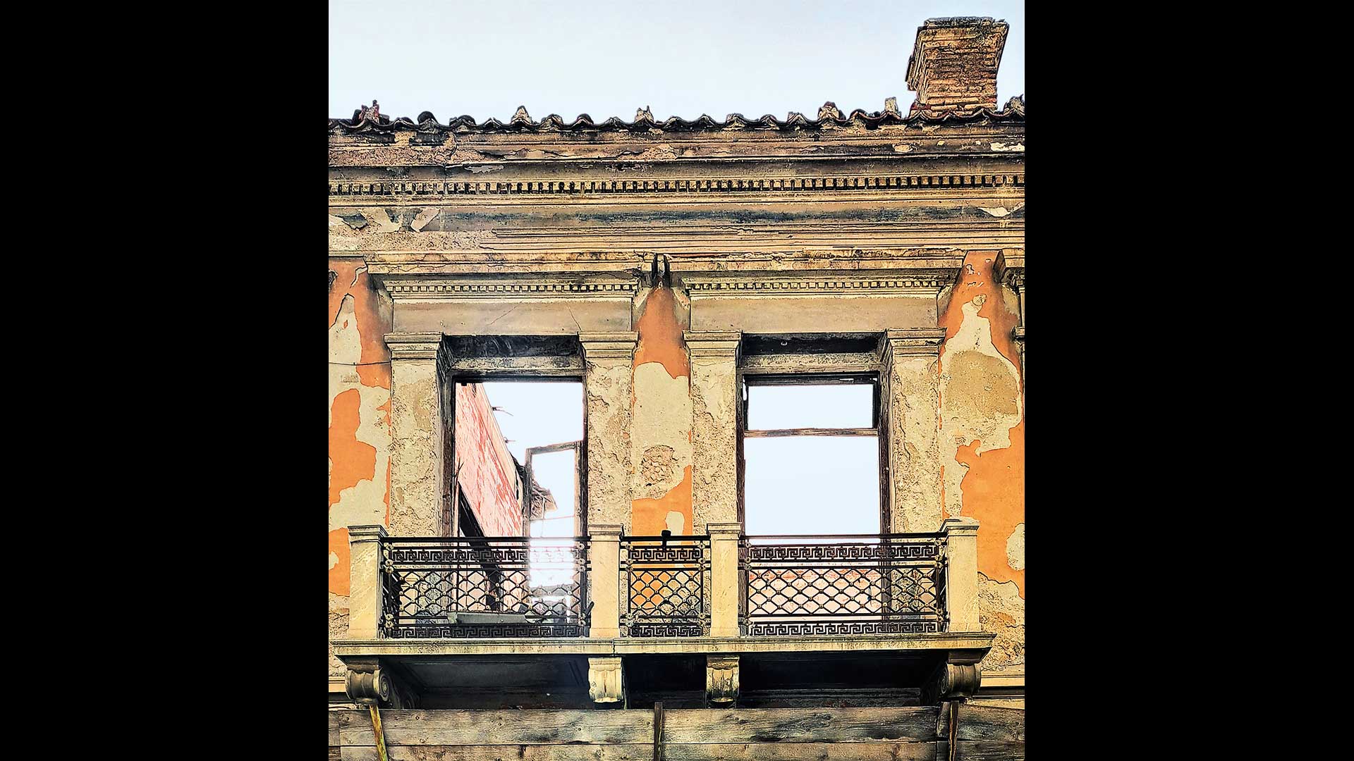 πλατεία-κουμουνδούρου-ενας-σπάνιος-δ-564136249