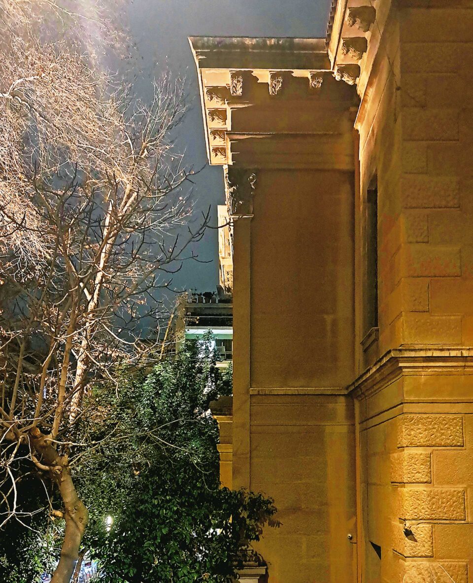 Κολωνάκι: Ο μικρόκοσμος της Τσακάλωφ-2