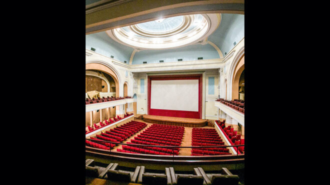 στολίδια-εγκαταλελειμμένα-στην-τύχη-564149128