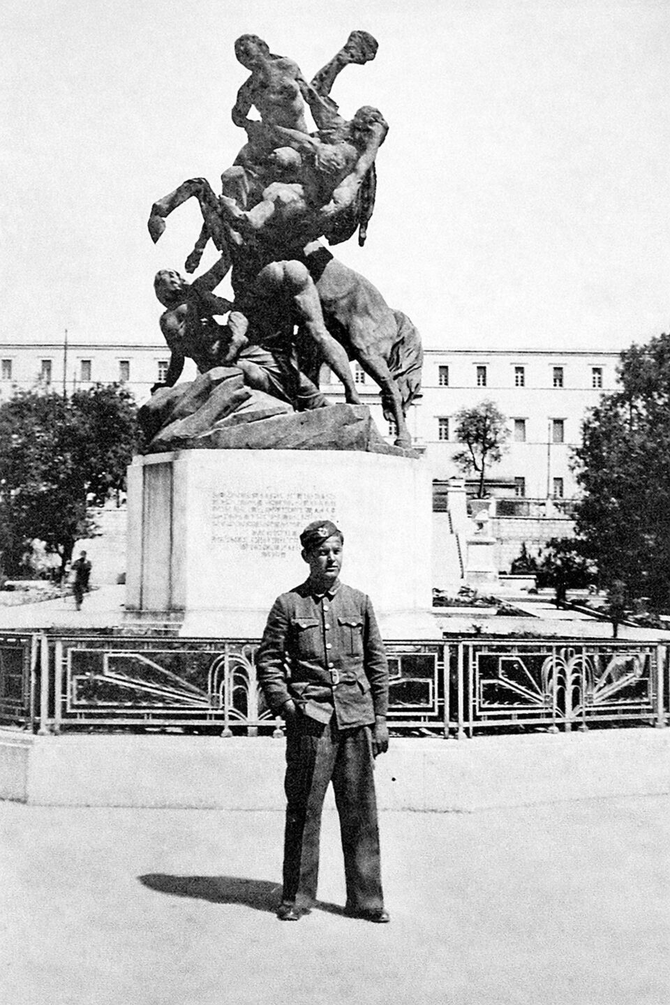 Πλατεία Συντάγματος: Η «Βερολινέζα» Ιπποδάμεια-2