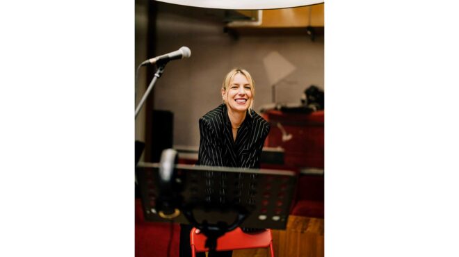 στο-στούντιο-με-την-ειρήνη-σκυλακάκη-564134356