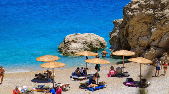 πώς-επηρεάζεται-ο-τουρισμός-564135376