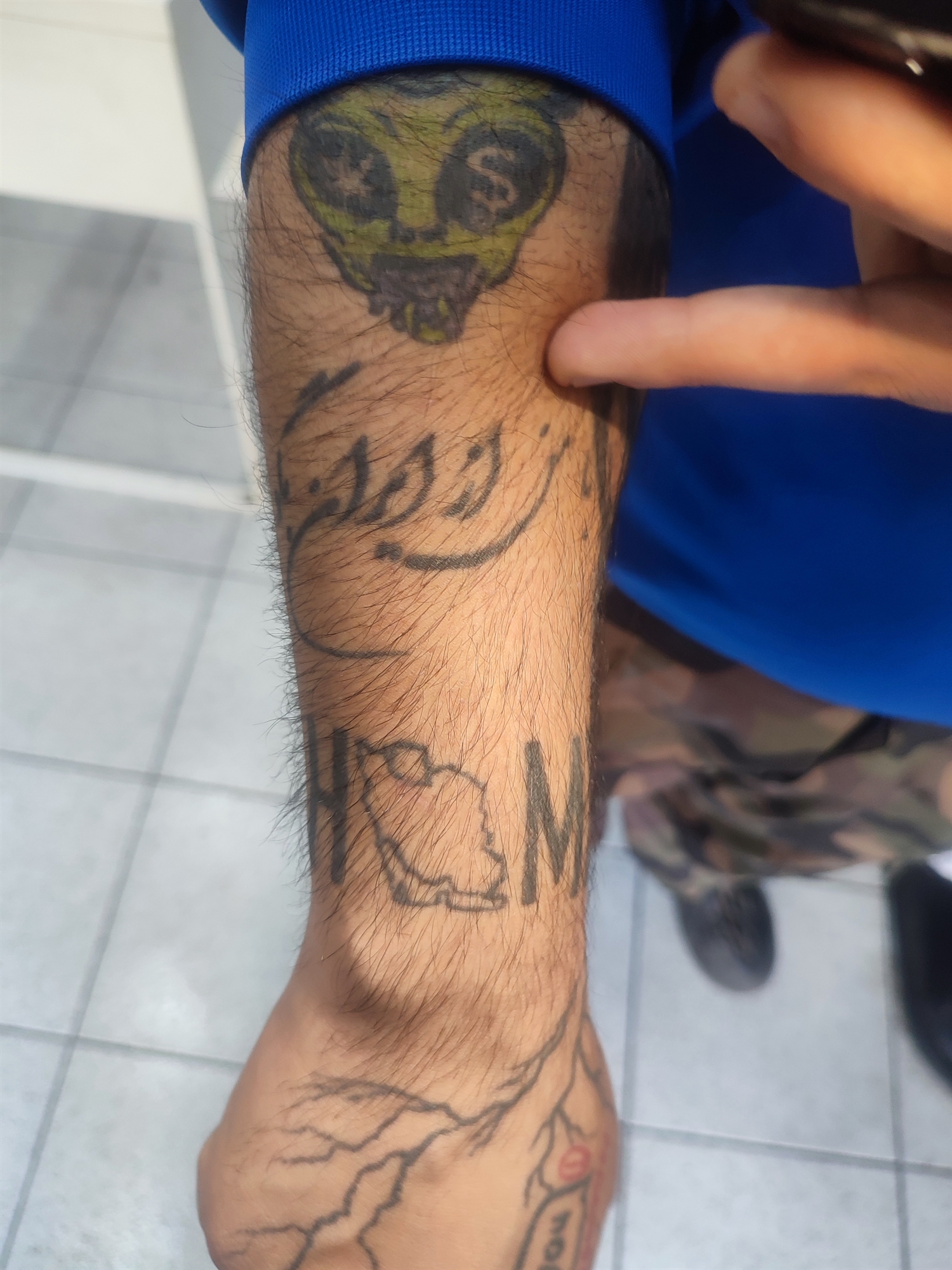 Η «Κ» στα ιρανικά στέκια της Αθήνας: Αζαντί στα ιρανικά σημαίνει ελευθερία  -2