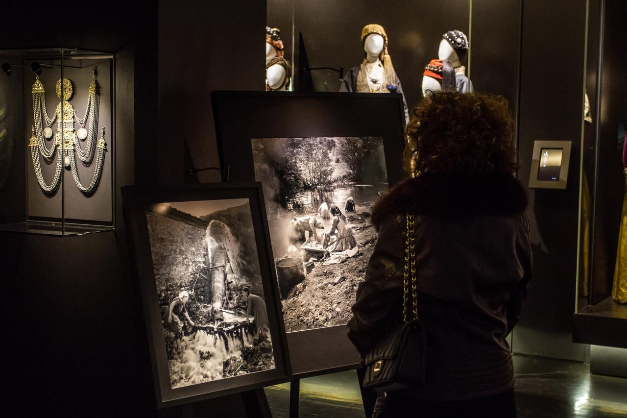 Οταν η φωτογραφία και το ένδυμα μας ξαναθυμίζουν την αξία της συντροφικότητας-2