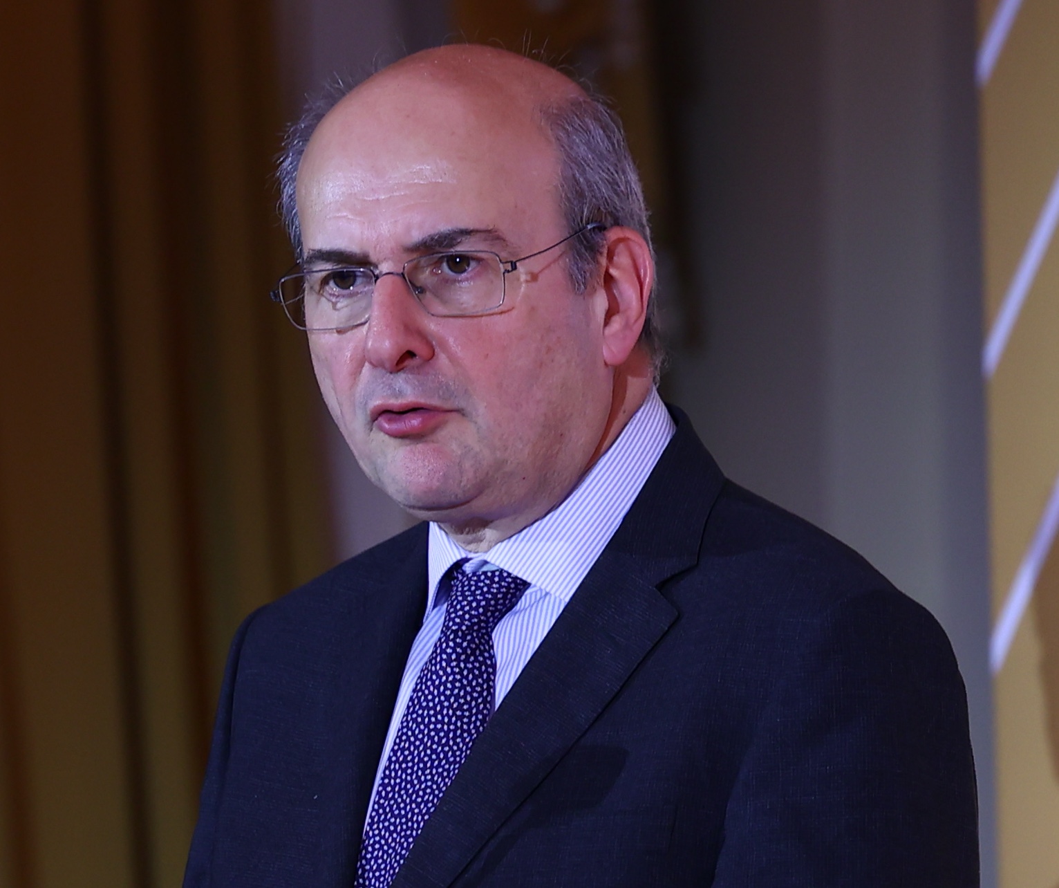 Εντός και Εκτός: Οχι (ακόμα) στα στενά του Ορμούζ-1