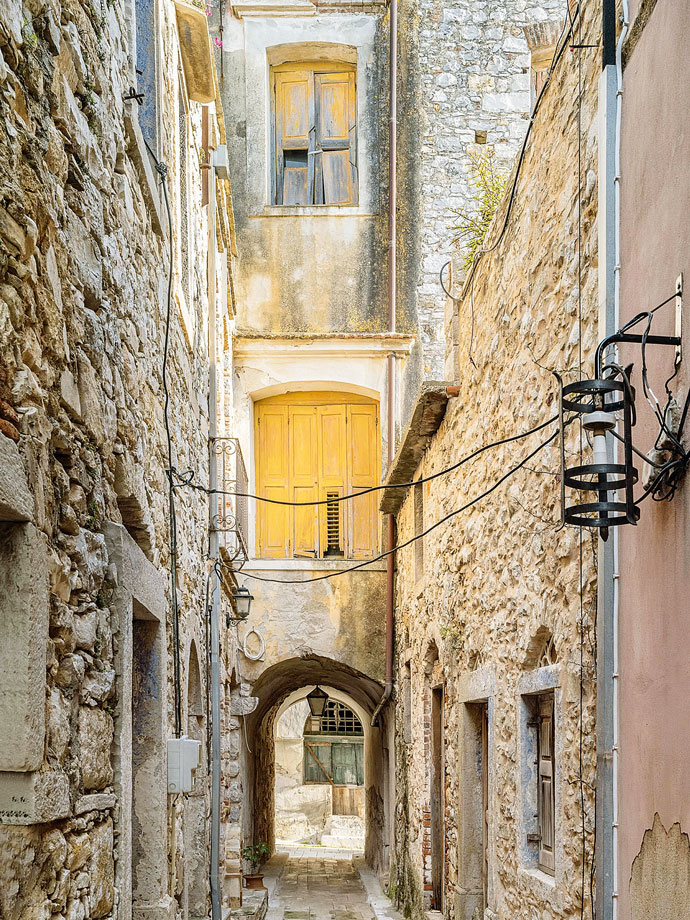 Φωτογραφικό οδοιπορικό στο μεσαιωνικό μαστιχοχώρι της Καλαμωτής-3