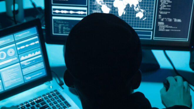 χάκερ-στη-σκιά-του-πολέμου-564135460