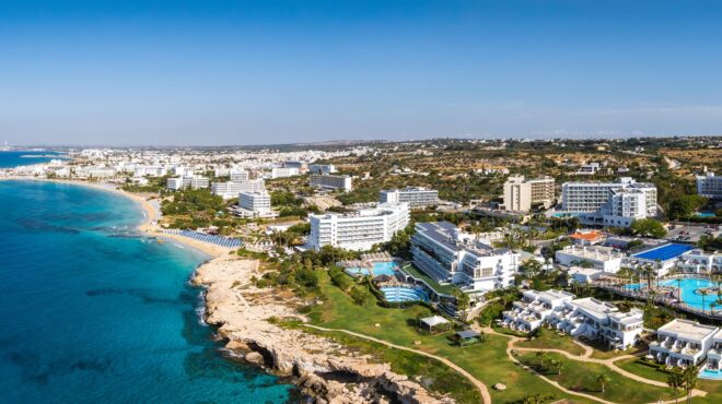 αγωνία-για-τον-τουρισμό-σε-ελλάδα-κύπρ-564151639