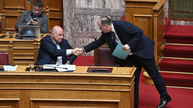 πολιτικά-κέρδη-και-αγκάθια-564128890