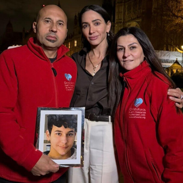 μπαμπά-μπορώ-να-πάω-να-παίξω-στο-δωμάτ-564152662