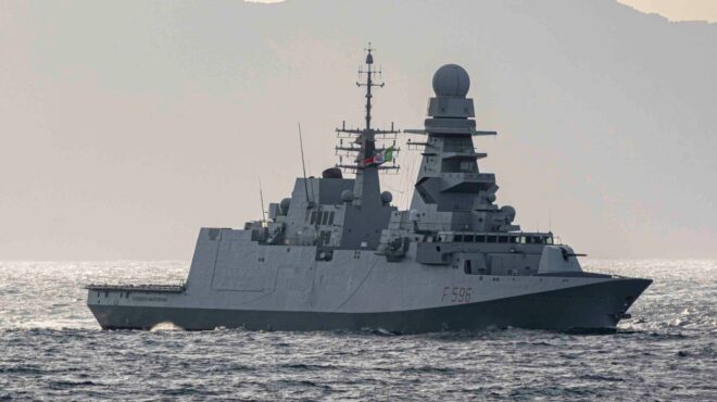 εφτασε-στην-κύπρο-η-ιταλική-φρεγάτα-federico-564119896