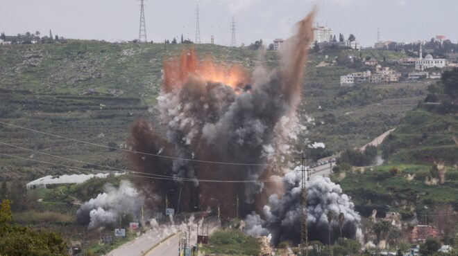το-ισραήλ-βομβάρδισε-γέφυρα-στον-νότι-564139192
