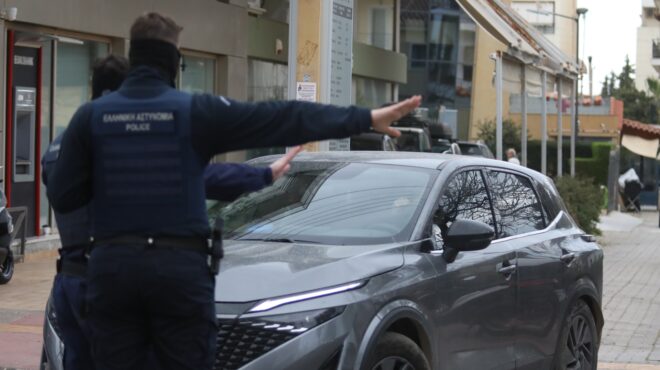 αστυνομική-επιχείρηση-σε-αποθήκη-γνω-564136024