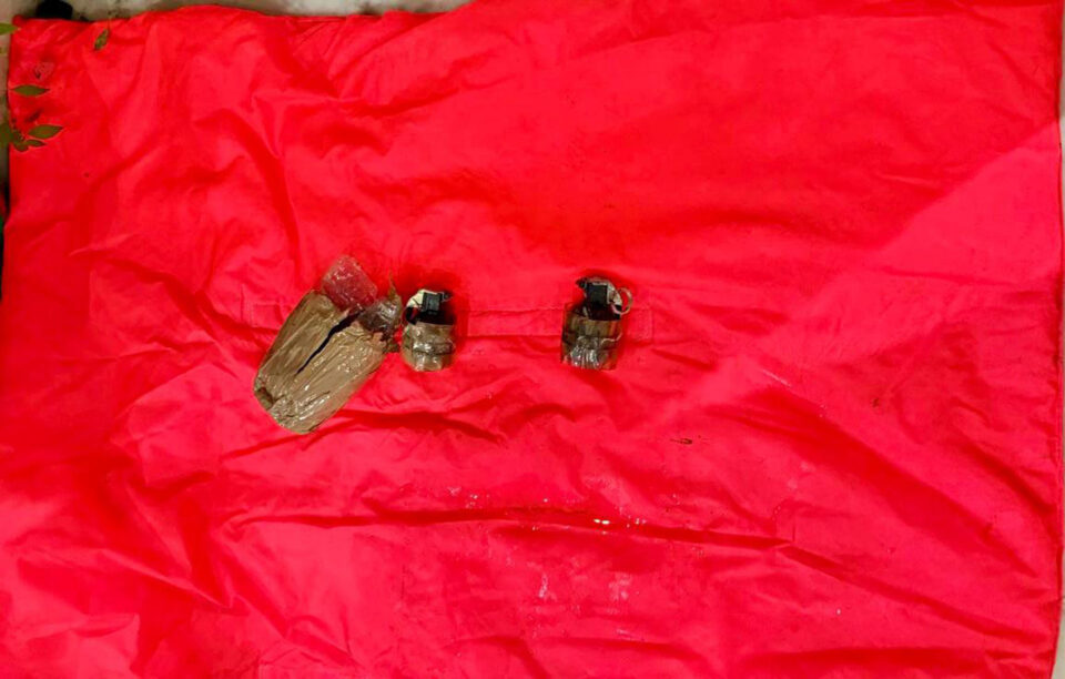 Δεκαπέντε φορές είχε συλληφθεί ο άνδρας που απειλούσε να ανατιναχτεί έξω από τη ΓΑΔΑ-1