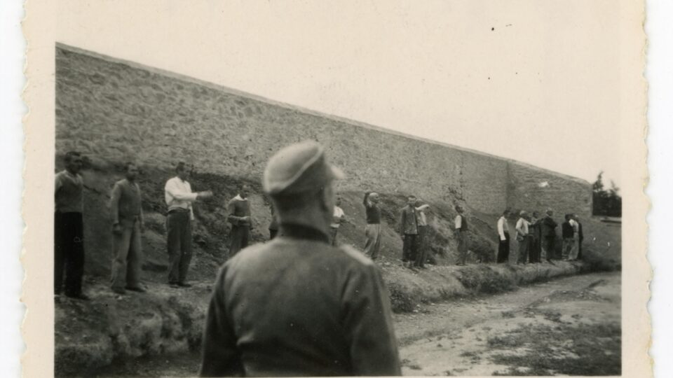 Καισαριανή: Τρεις νέες φωτογραφίες από την εκτέλεση των 200-3