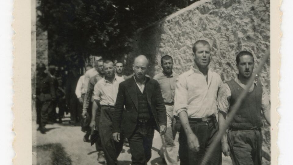 Καισαριανή: Τρεις νέες φωτογραφίες από την εκτέλεση των 200-5