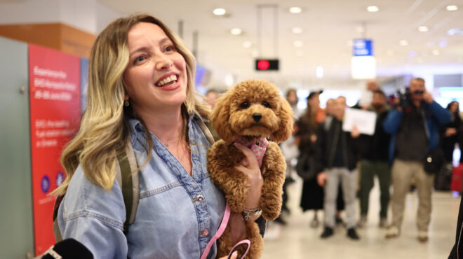 ελληνες-επέστρεψαν-με-τα-κατοικίδιά-τ-564132481