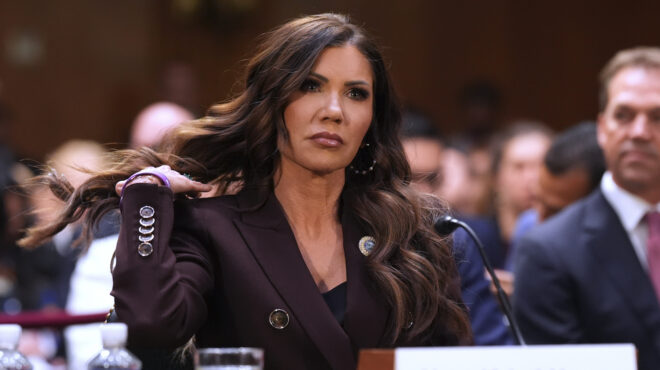 αλεξίσφαιρα-γιλέκα-και-ακριβά-ρολόγι-564112012