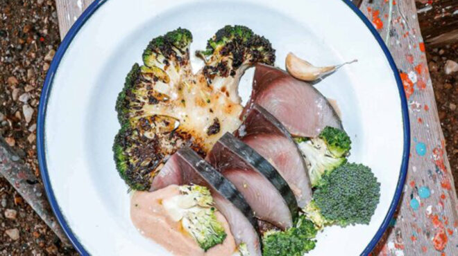 λακέρδα-με-μπρόκολο-και-ταραμοσαλάτα-564141733