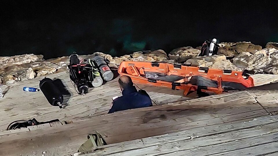 Λιμανάκια Βουλιαγμένης: Μεγάλη επιχείρηση για τον εντοπισμό δύτη που αγνοείται-1