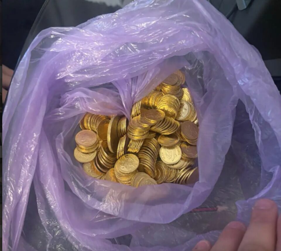 Λίρες, όπλα και πολυτελή οχήματα: Εξαρθρώθηκε σπείρα απατεώνων στη Λάρισα-1