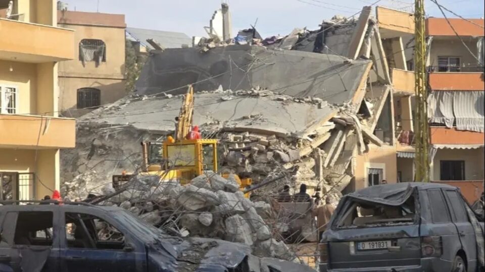 Λίβανος: Πολλοί νεκροί σε βομβαρδισμούς του ισραηλινού στρατού – Εντολές εκκένωσης περιοχών-1