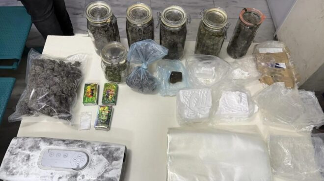 ηλιούπολη-πάνω-από-ένα-κιλό-κοκαΐνης-σ-564111844