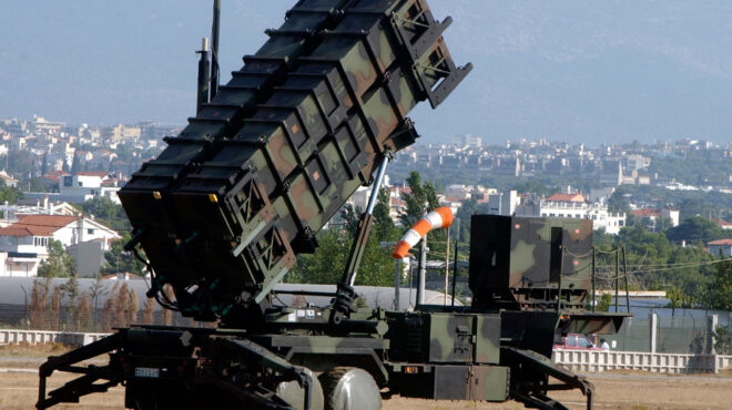 ελληνική-ομπρέλα-στη-βουλγαρία-564114028